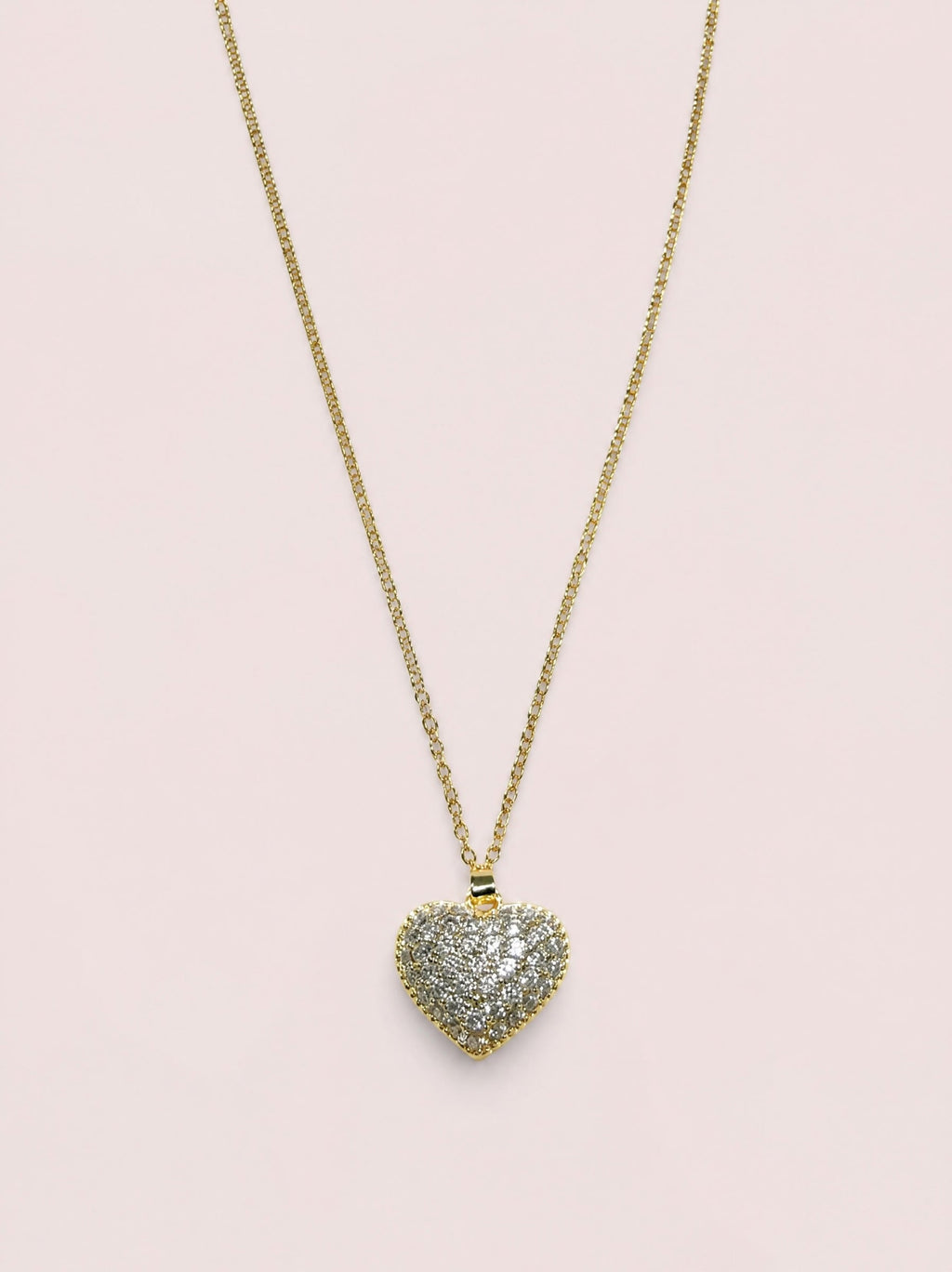 Collier duo cœurs secrets SYERA, gros plan des deux pendentifs cœur